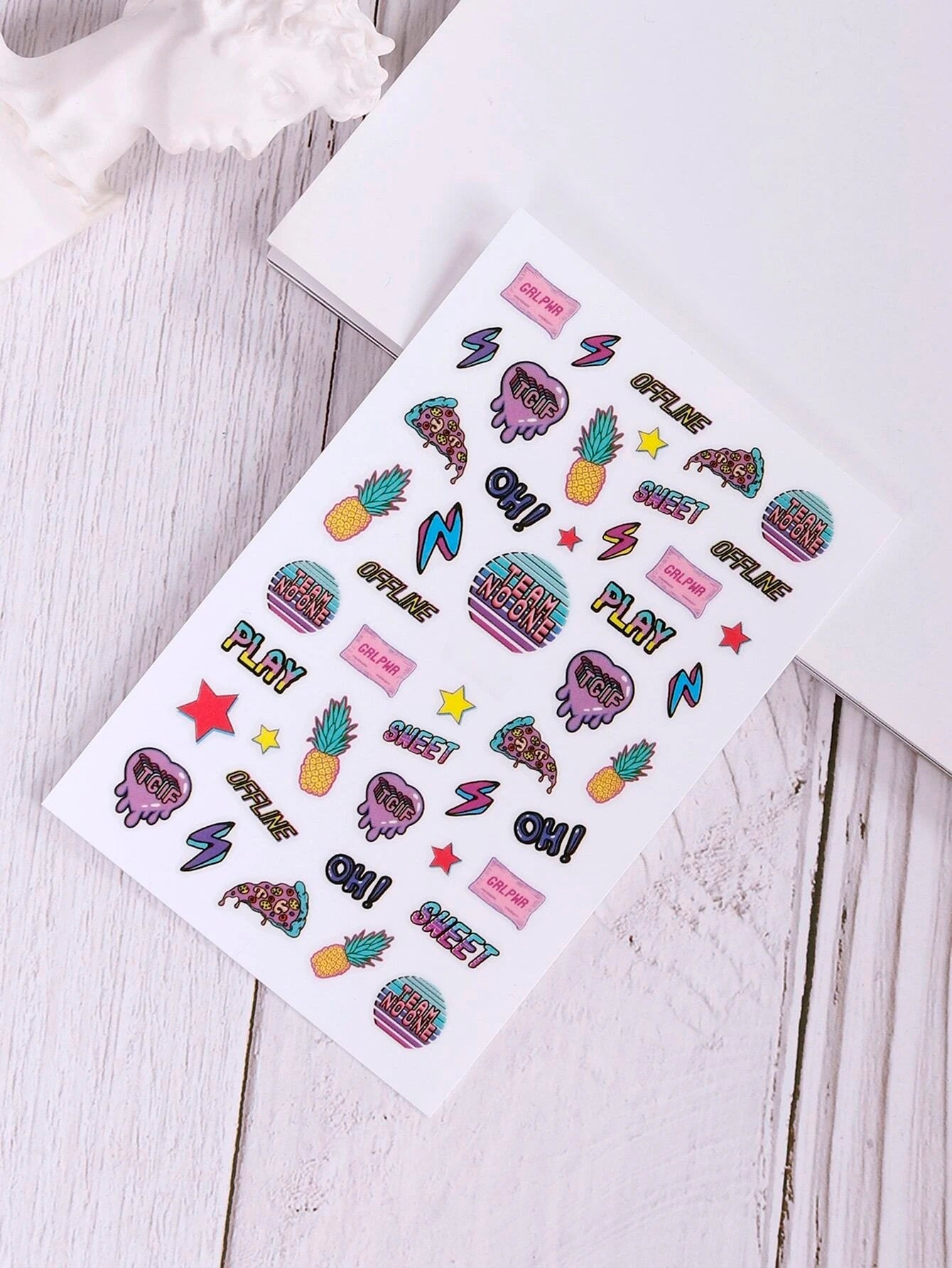 Retro Nail Art